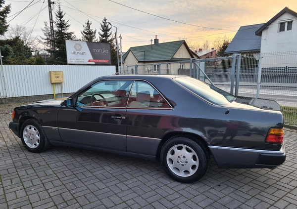 Mercedes-Benz Klasa E cena 59900 przebieg: 110000, rok produkcji 1992 z Mielec małe 254
